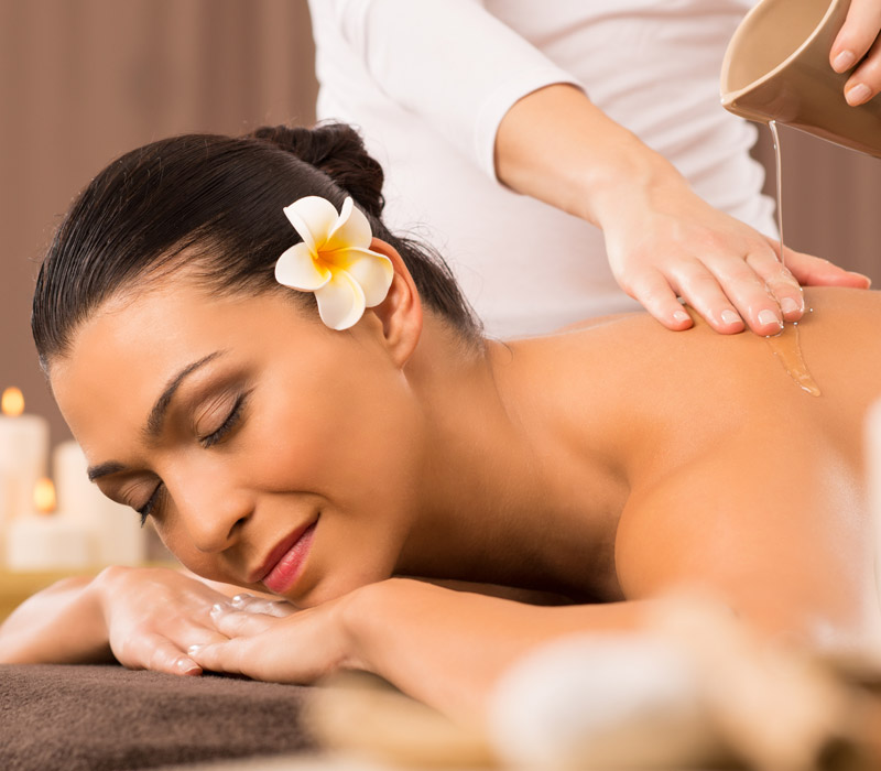 woman-having-a-back-oil-massage-PHW7JXQ.jpg woman-having-a-back-oil-massage-PHW7JXQ.jpg